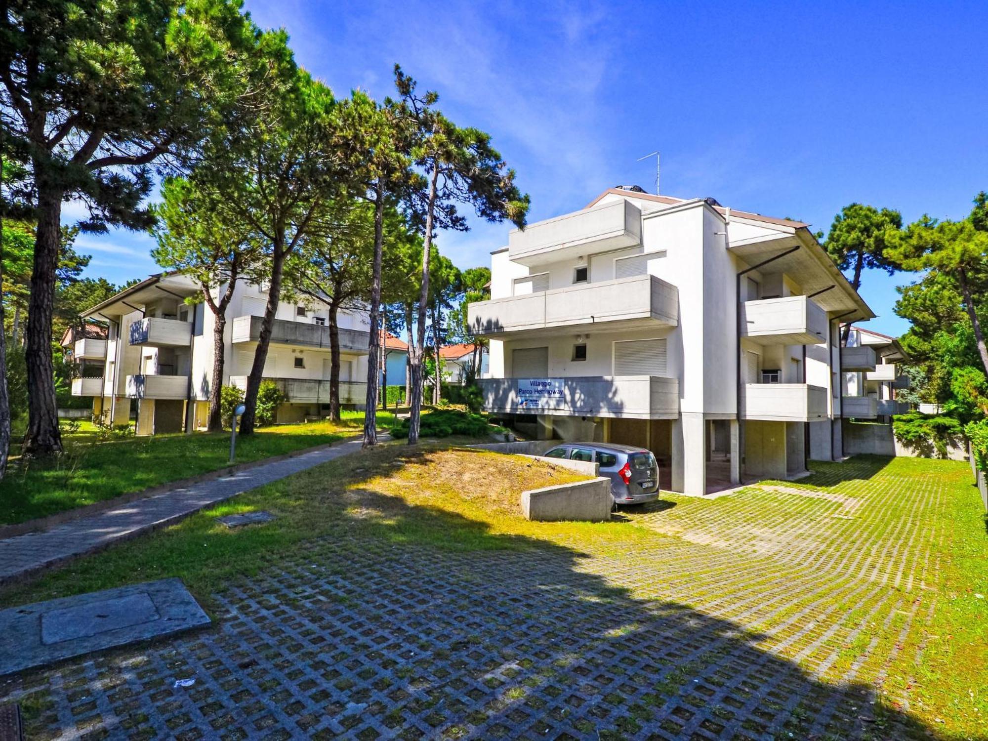 Apartment Parco Hemingway-4 By Interhome 利尼亚诺萨比亚多罗 外观 照片